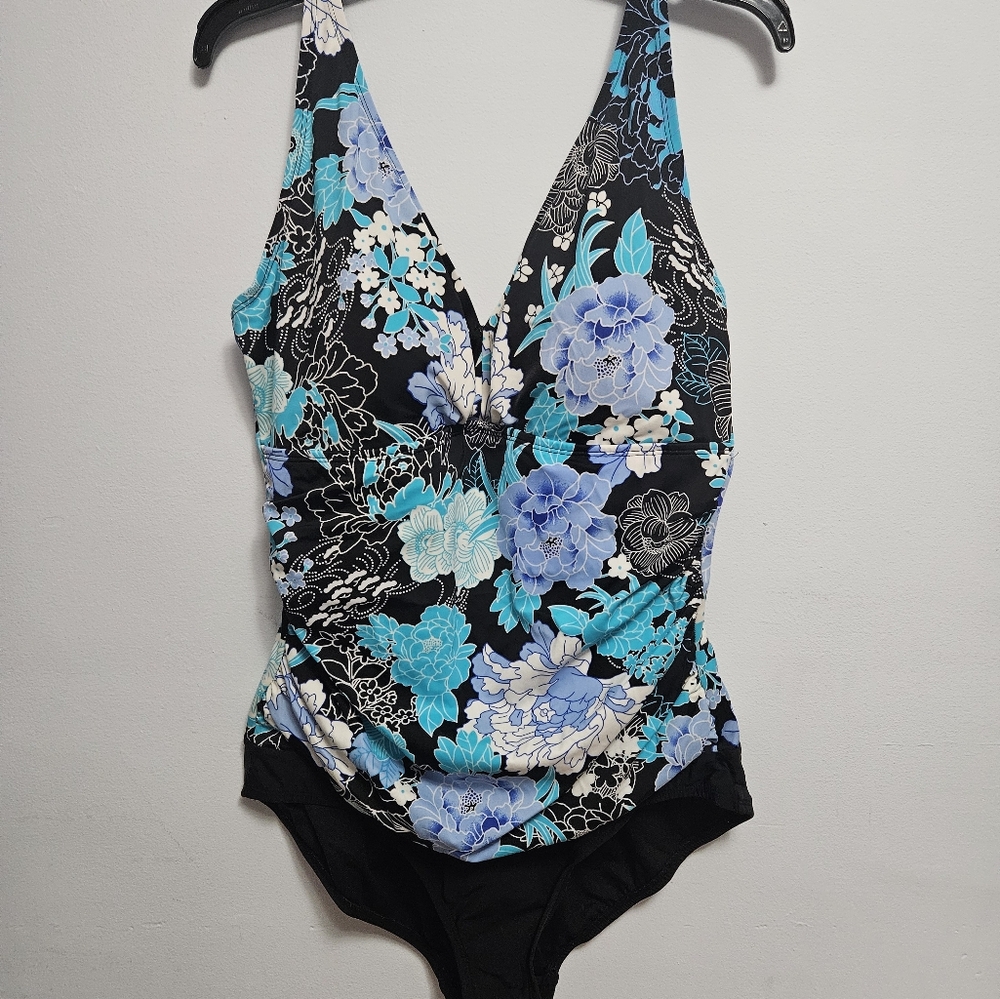 Sz 18 Croft & Barrow One Piece Swimsuit